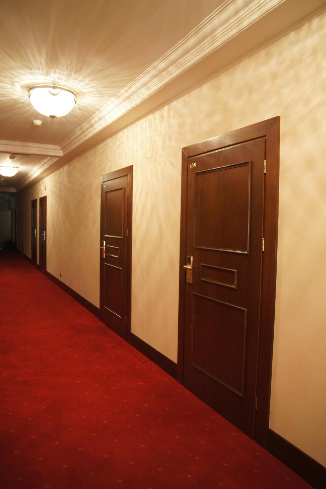 Hotel Cristal Park Dąbrowa Tarnowska Exterior foto